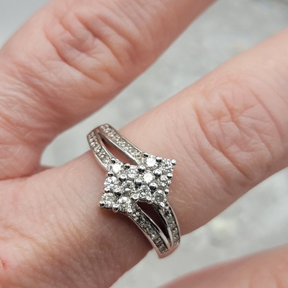 NWT Diamond ring in 14K White Gold - Picture 4 of 9